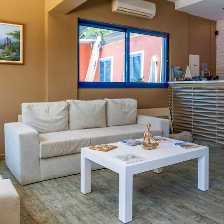 Vliho Bay Boutique 호텔 Yénion