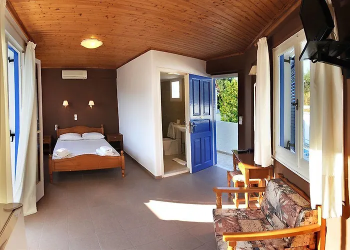 Vliho Bay Boutique Yénion