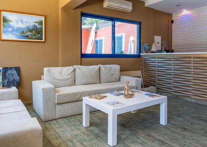 Vliho Bay Boutique Hotel Yénion