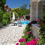 Vliho Bay Boutique Γένι